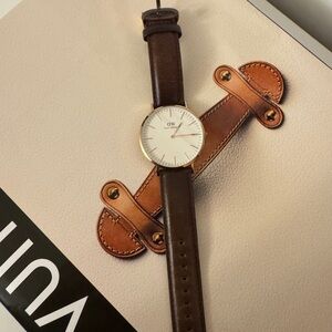Daniel Wellington Watch

Lightly worn.
